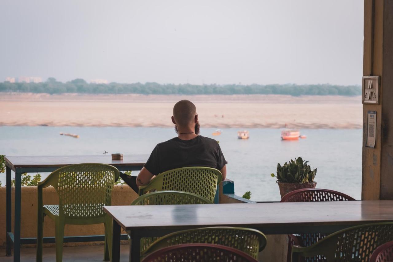 Vishnu Rest House Benares Buitenkant foto