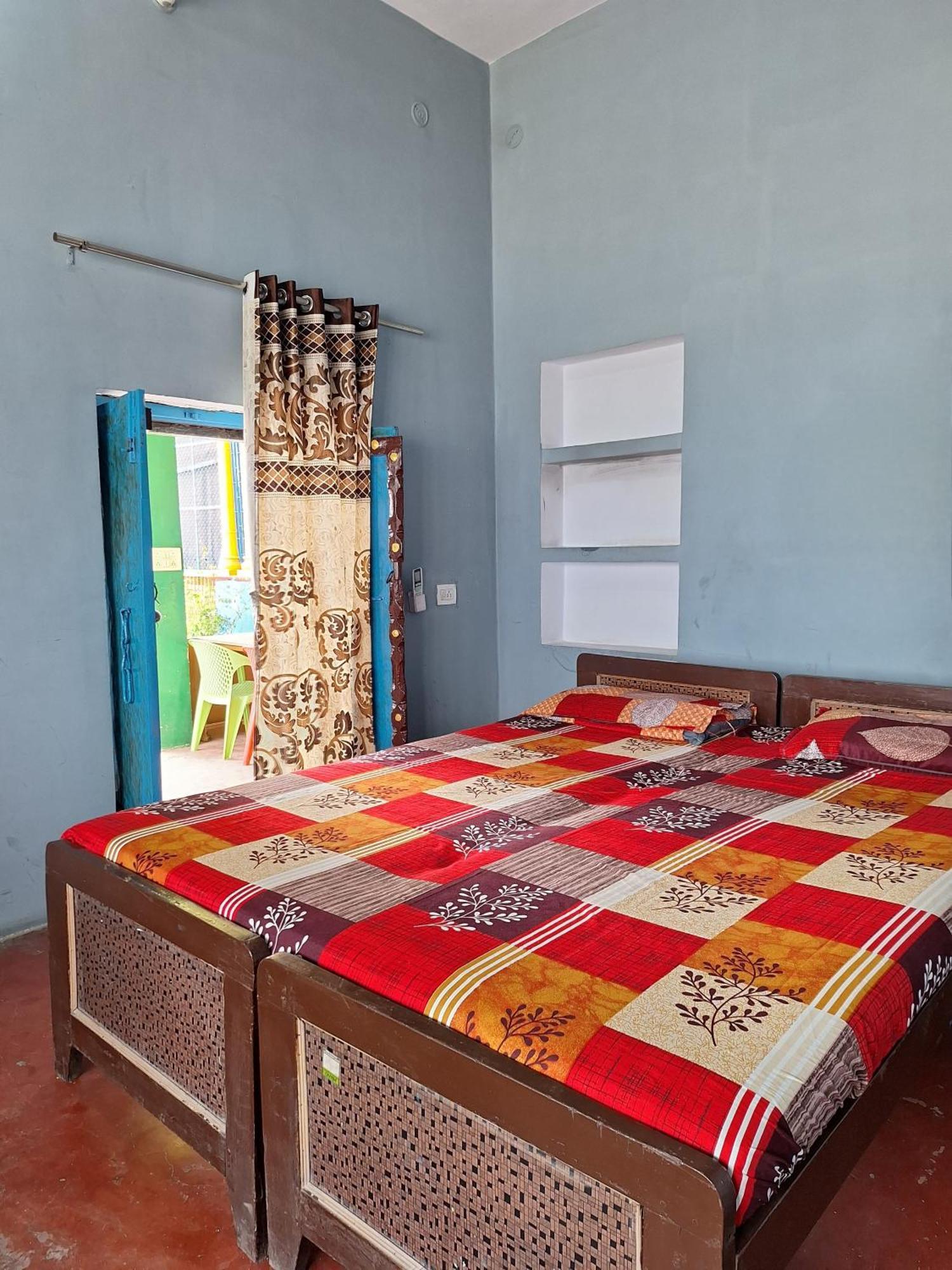 Vishnu Rest House Benares Buitenkant foto