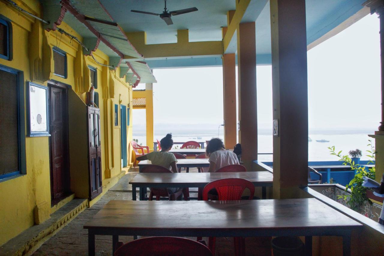 Vishnu Rest House Benares Buitenkant foto